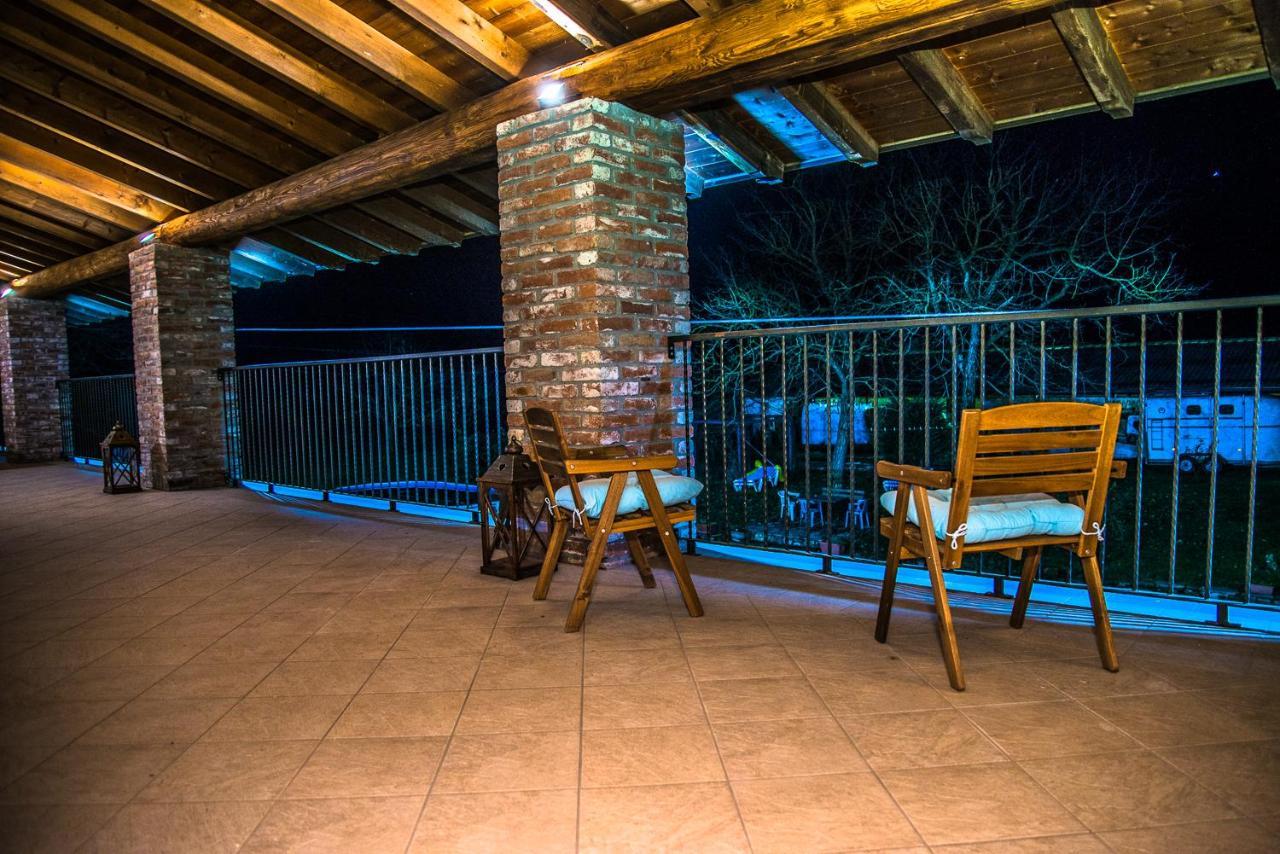 Cascina Lunguria Villa Francavilla Bisio Exterior photo